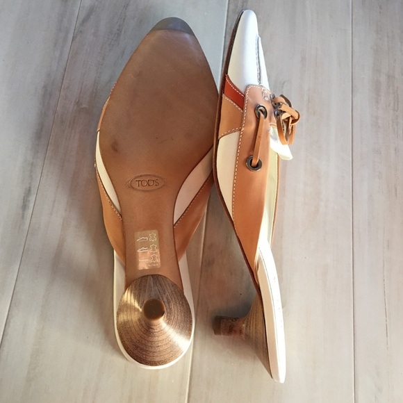 Tod’s Vintage Slip-on White & Tan Loafers - Picture 5 of 6